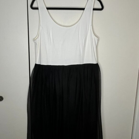 Forever 21 Black and White Tulle Dress - Size 1X - Picture 1 of 3